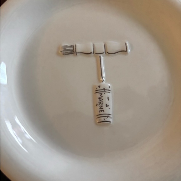 Williams Sonoma embossed white ceramic wine appetizer plates (6) - Picture 6 of 8